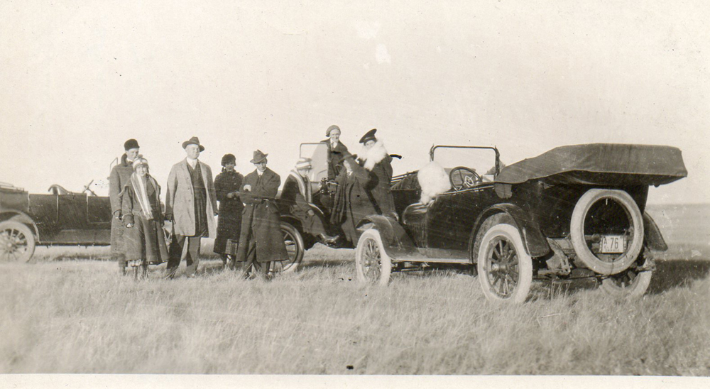 ALSASK 	School District # 2761    Alsask Boys and the School Marms  Nov. 18, 1917 	Sec 	Tsp 28 	Rge 29 	W of the 3 Meridian near	Alsask   - Saskatchewan Gen Web